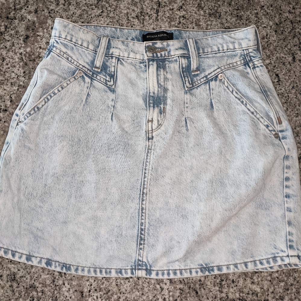 Banana Republic Jean Skirt Size 4 NWOT